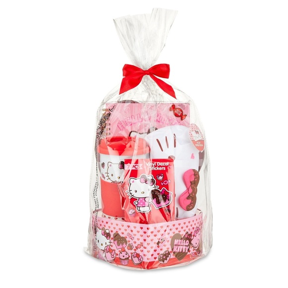 Hello Kitty Valentine’s Day Gift Set - Picture 2 of 3